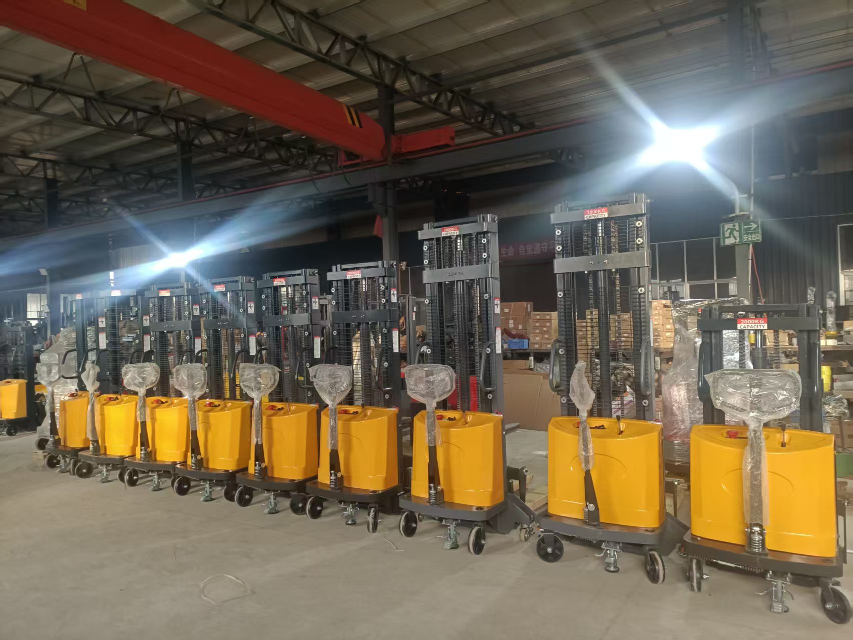 Best Stacker Forklifts for Warehouse Use